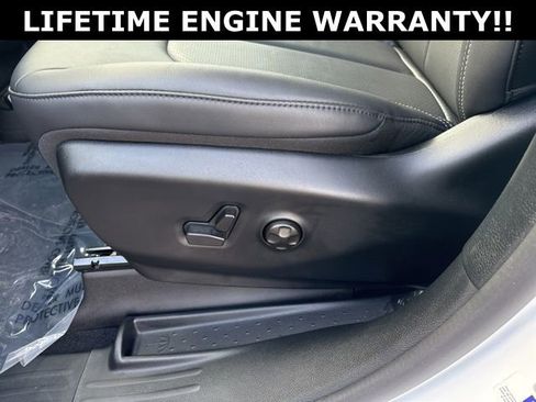 New 2025 Chrysler Voyager LX image 15