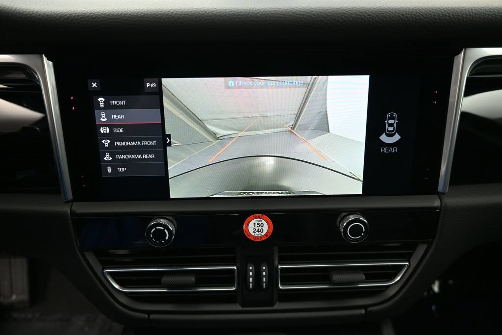 Certified 2026 Porsche Macan AWD/4WD image 20