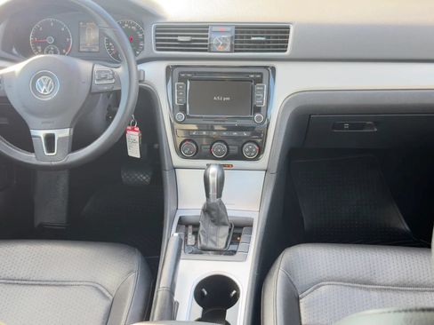 Used 2013 Volkswagen Passat TDI SE FWD image 16