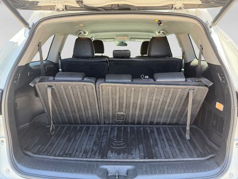 Used 2019 Toyota Highlander Plus AWD/4WD image 23