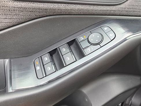 Used 2023 Nissan Rogue S FWD image 30