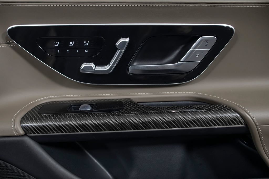 Used 2022 Mercedes-Benz SL 63 AMG 4MATIC image 31