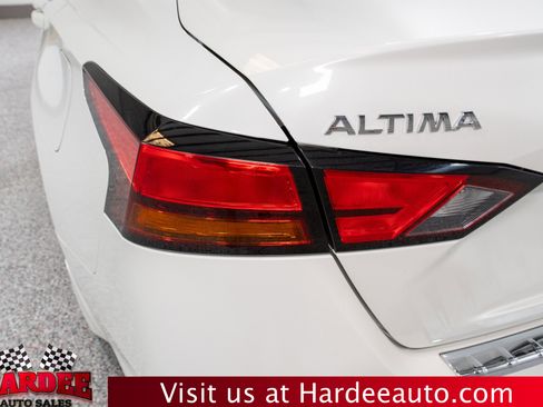 Used 2021 Nissan Altima 2.5 SR w/ SR Premium Package FWD image 9