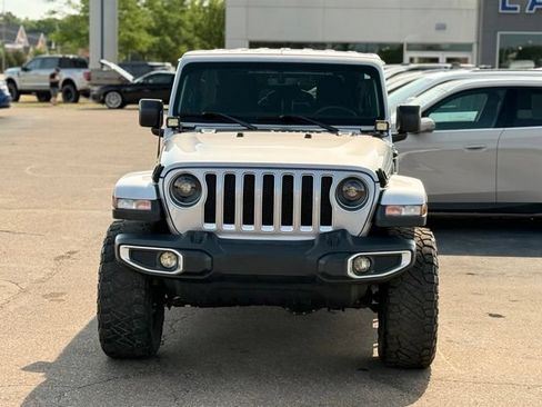 Used 2018 Jeep Wrangler Unlimited Sahara w/ Dual Top Group AWD/4WD image 23