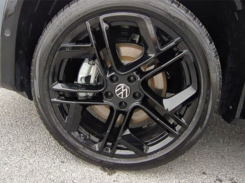 New 2026 Volkswagen Tiguan SE R-Line image 22