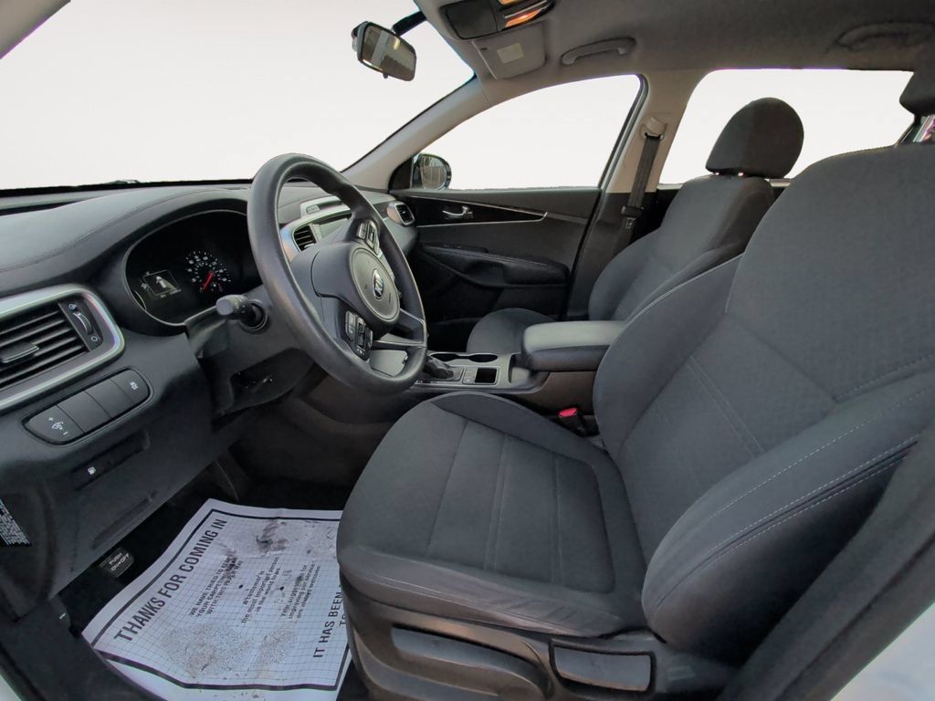 Used 2018 Kia Sorento FWD image 10