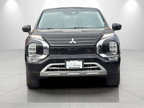 Used 2024 Mitsubishi Outlander SE image 10