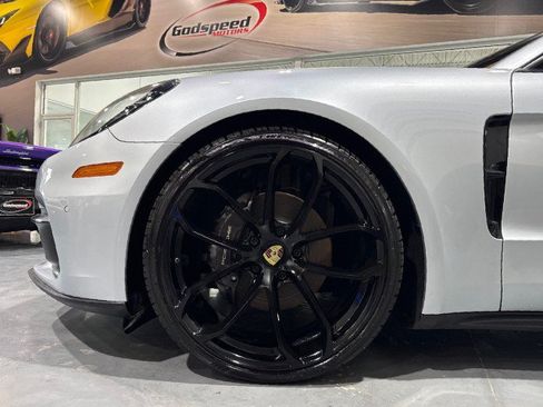Used 2018 Porsche Panamera RWD image 20