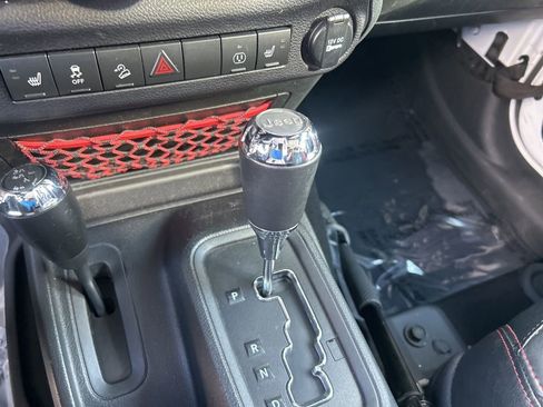 Used 2018 Jeep Wrangler Unlimited Rubicon image 13