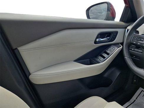 Used 2022 Nissan Rogue SL image 17