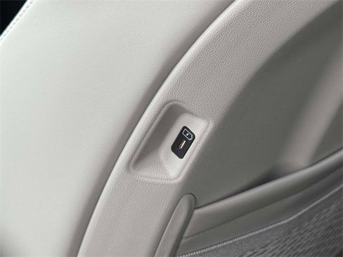 New 2025 Kia Sorento S w/ Panoramic Sunroof Package image 17