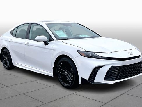 Used 2026 Toyota Camry SE w/ Multimedia Upgrade Package image 3