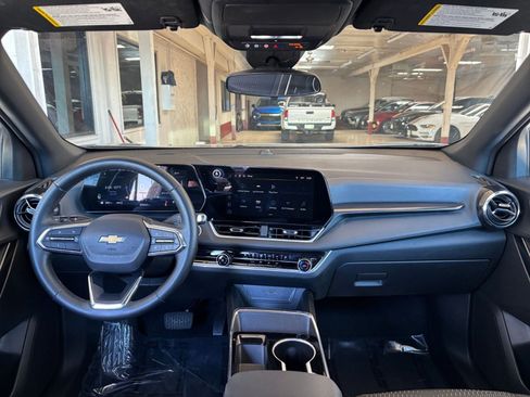 Used 2025 Chevrolet Equinox LT image 33