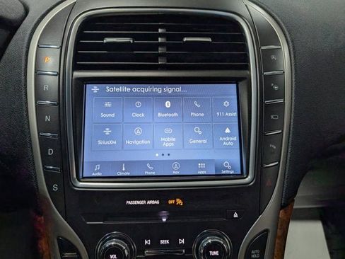 Used 2020 Lincoln Nautilus Reserve w/ Equipment Group 201A image 23