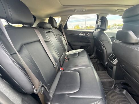 Used 2025 Kia Sportage EX w/ EX Premium Package AWD/4WD image 11