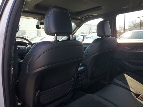 New 2026 Jeep Grand Cherokee L 2WD image 11