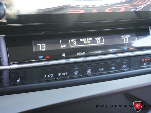 Used 2024 Toyota Sienna XLE image 34