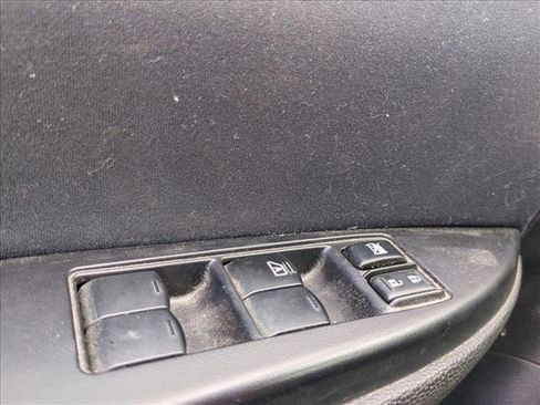 Used 2011 Subaru Outback 2.5i image 9