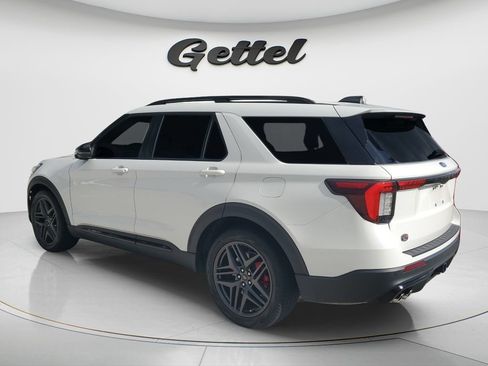 Used 2025 Ford Explorer ST AWD/4WD image 5