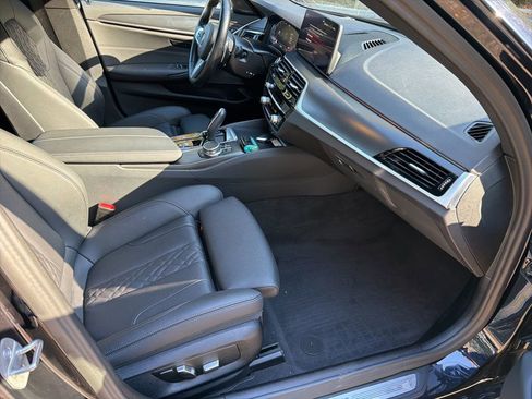 Used 2023 BMW 530i xDrive w/ M Sport Package image 19