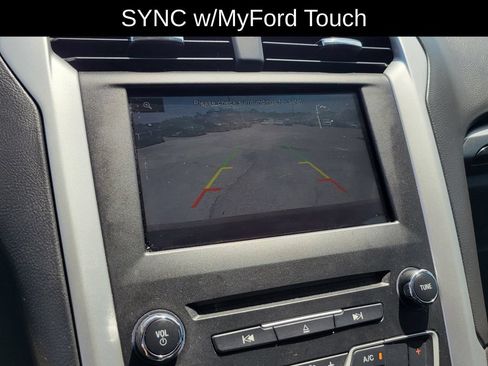 Used 2016 Ford Fusion SE FWD image 25