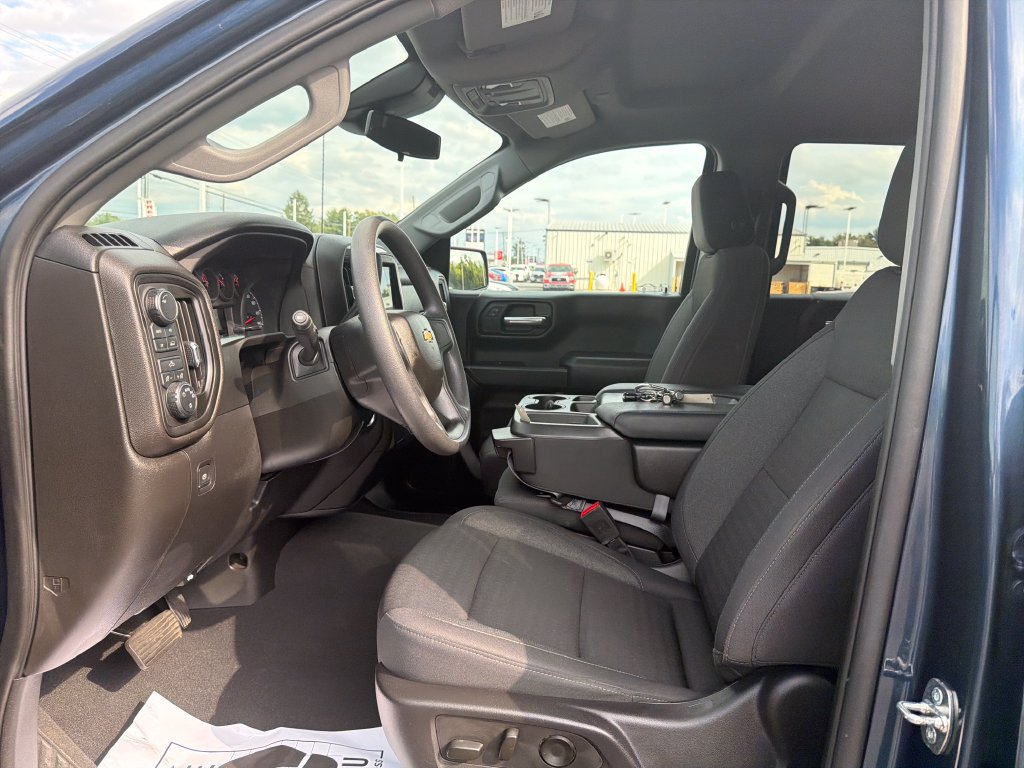 Used 2023 Chevrolet Silverado 1500 Custom AWD/4WD image 10