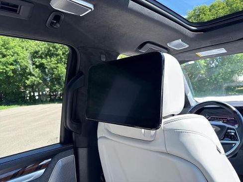 Used 2026 Cadillac Escalade Platinum Sport w/ LPO, ONYX Package AWD/4WD image 21