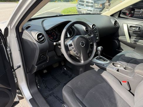 Used 2015 Nissan Rogue S w/ Convenience Package AWD/4WD image 12