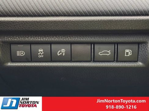 Used 2025 Toyota Camry SE w/ Multimedia Upgrade Package AWD/4WD image 23