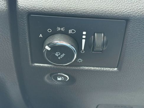 Used 2019 Jeep Grand Cherokee Altitude AWD/4WD image 40