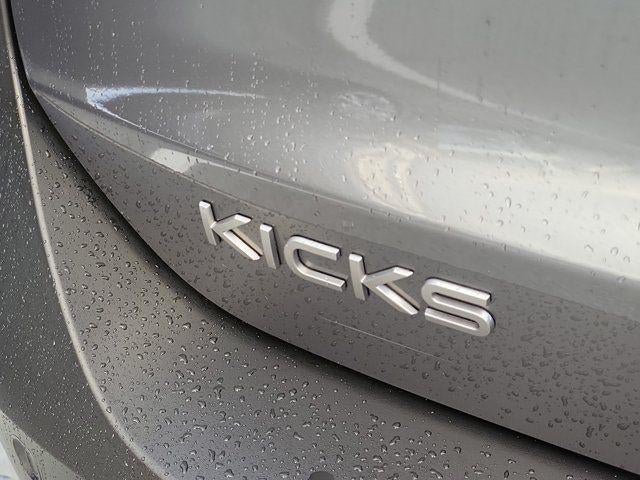 Used 2025 Nissan Kicks SR FWD image 7