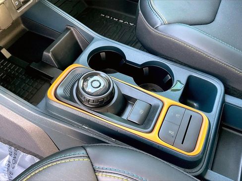 Used 2025 Ford Maverick Lobo image 15