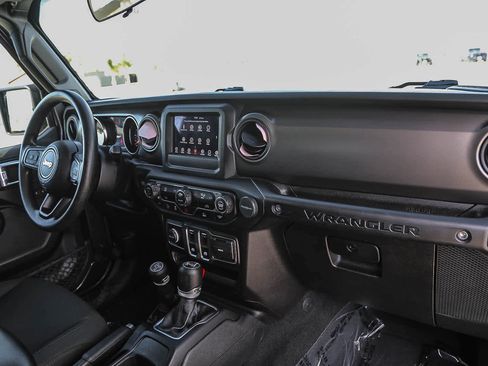 Used 2022 Jeep Wrangler Sport image 13