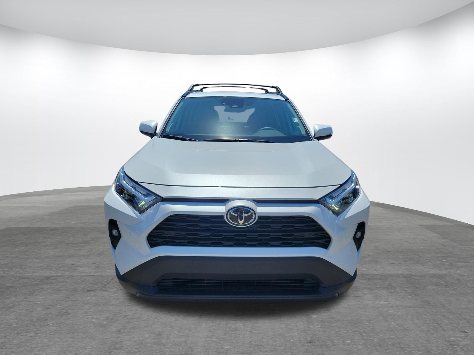 Used 2025 Toyota RAV4 XLE Premium w/ Weather Package FWD image 2
