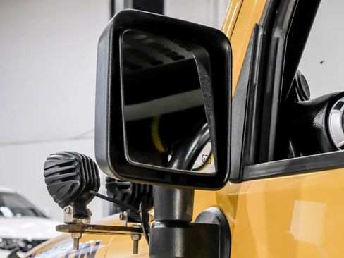 Used 2014 Jeep Wrangler Unlimited Rubicon image 44