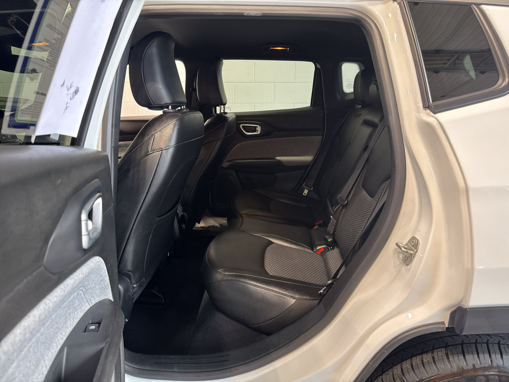 Used 2024 Jeep Compass Latitude AWD/4WD image 10