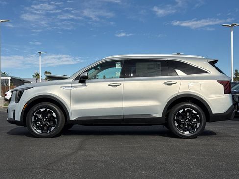 New 2026 Kia Sorento S image 6