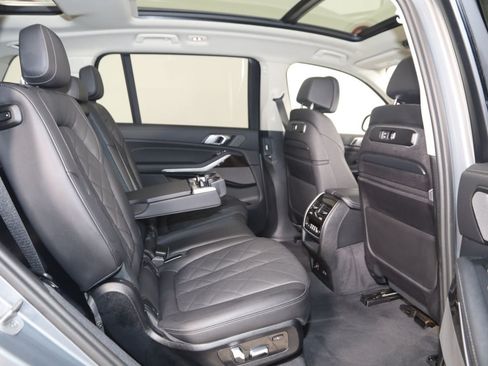 Used 2024 BMW X7 xDrive40i AWD/4WD image 15