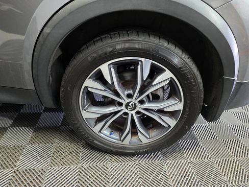 Used 2017 INFINITI QX30 Premium w/ Navigation Package image 33