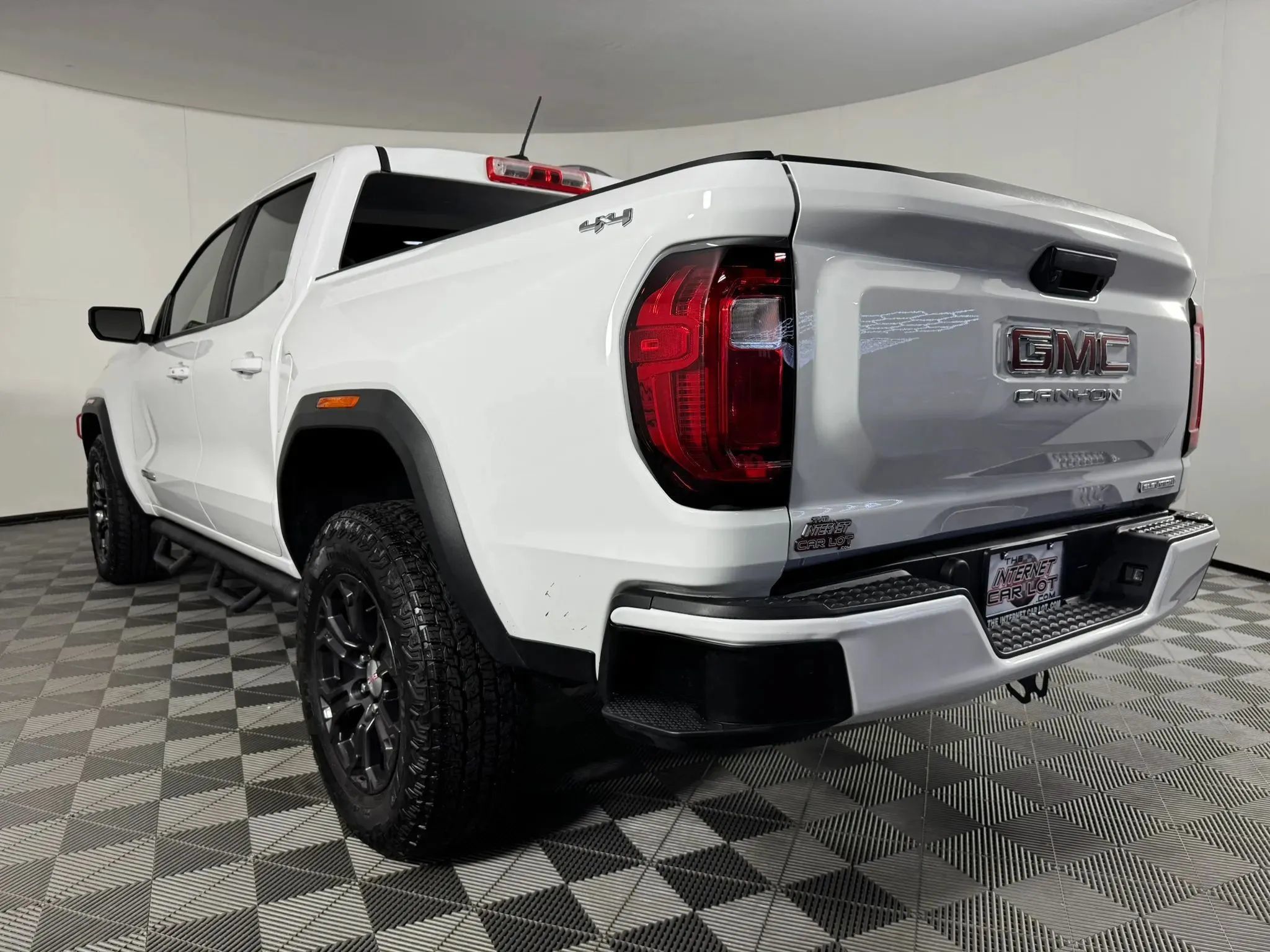 Used 2024 GMC Canyon Elevation w/ Convenience Package AWD/4WD image 24