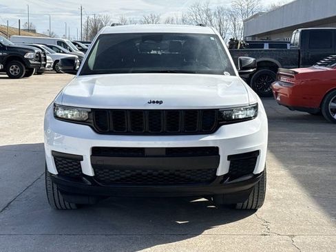 Used 2022 Jeep Grand Cherokee L Laredo image 13