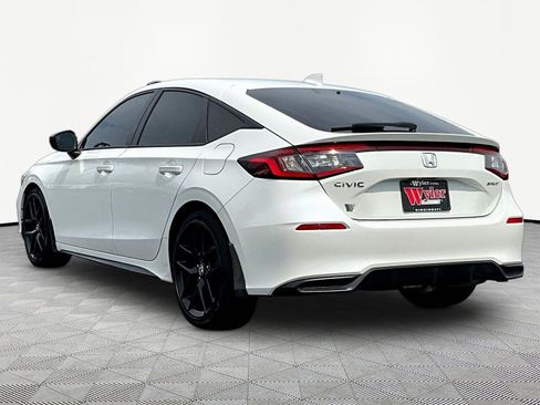 Used 2025 Honda Civic Sport image 4