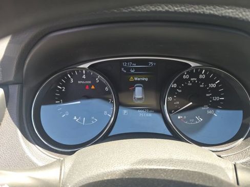 Used 2015 Nissan Rogue SV w/ SV Premium Package AWD/4WD image 13