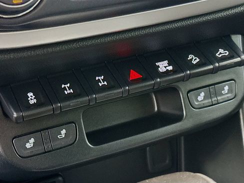 Used 2019 Chevrolet Colorado ZR2 w/ ZR2 Dusk Special Edition AWD/4WD image 21