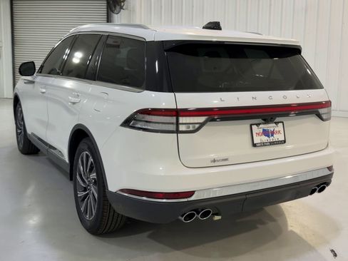 New 2026 Lincoln Aviator 2WD image 8