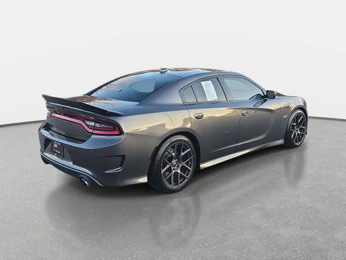 Used 2018 Dodge Charger R/T Scat Pack image 5