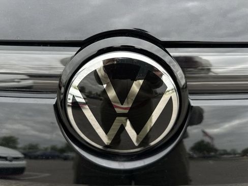 New 2026 Volkswagen Tiguan SE AWD/4WD image 30