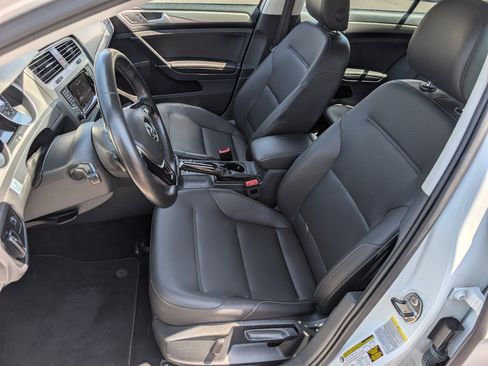 Used 2015 Volkswagen Golf TDI S FWD image 2