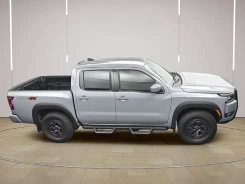 Certified 2025 Nissan Frontier PRO-4X AWD/4WD image 33