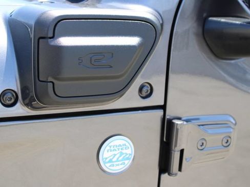 Used 2023 Jeep Wrangler Unlimited Sahara w/ Cold Weather Group AWD/4WD image 8